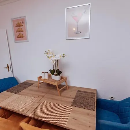 Lejlighed Brick & Cozy - - Netflix - Wifi - 4 Person *