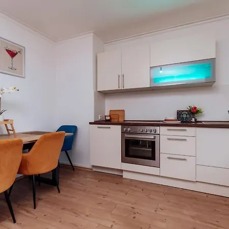 Brick & Cozy - - Netflix - Wifi - 4 Person Apartment Gelsenkirchen