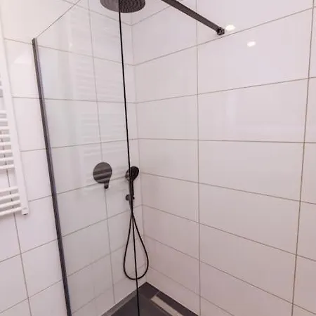 Brick & Cozy - - Netflix - Wifi - 4 Person Lejlighed *