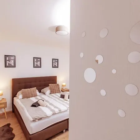 Brick & Cozy - - Netflix - Wifi - 4 Person Lejlighed