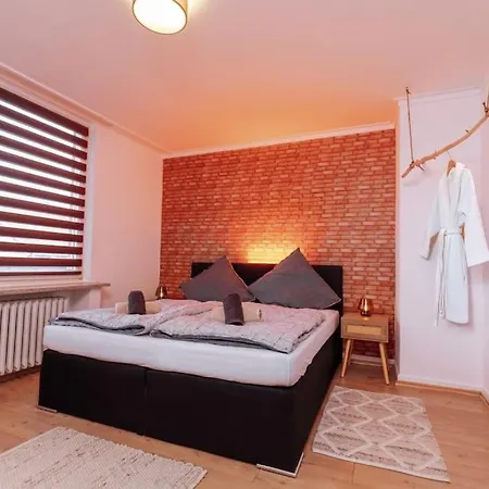 Lejlighed Brick & Cozy - - Netflix - Wifi - 4 Person *