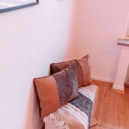 Brick & Cozy - - Netflix - Wifi - 4 Person Apartment Gelsenkirchen