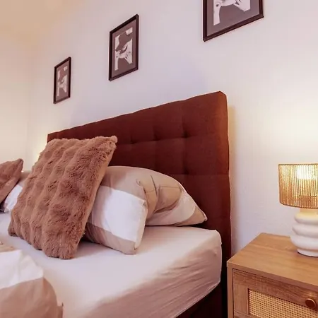 Brick & Cozy - - Netflix - Wifi - 4 Person Gelsenkirchen