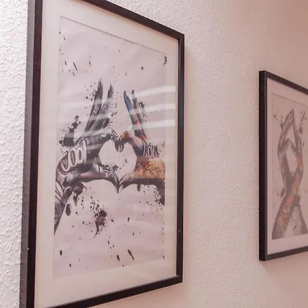 Brick & Cozy - - Netflix - Wifi - 4 Person *