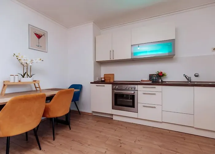 Brick & Cozy - - Netflix - Wifi - 4 Person شقة غيلسنكيرشن