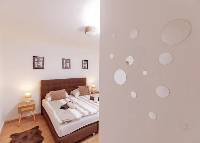 Brick & Cozy - - Netflix - Wifi - 4 Person Apartmán