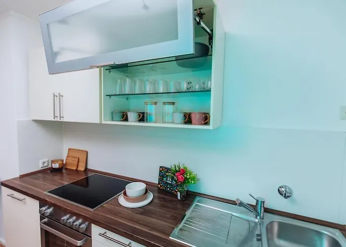 Brick & Cozy - - Netflix - Wifi - 4 Person Apartmán *