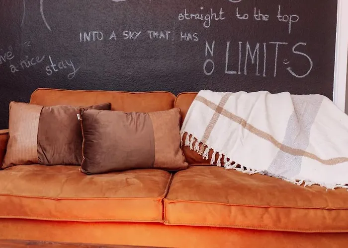 شقة Brick & Cozy - - Netflix - Wifi - 4 Person *