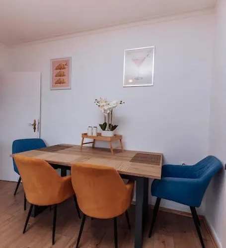 Brick & Cozy - - Netflix - Wifi - 4 Person