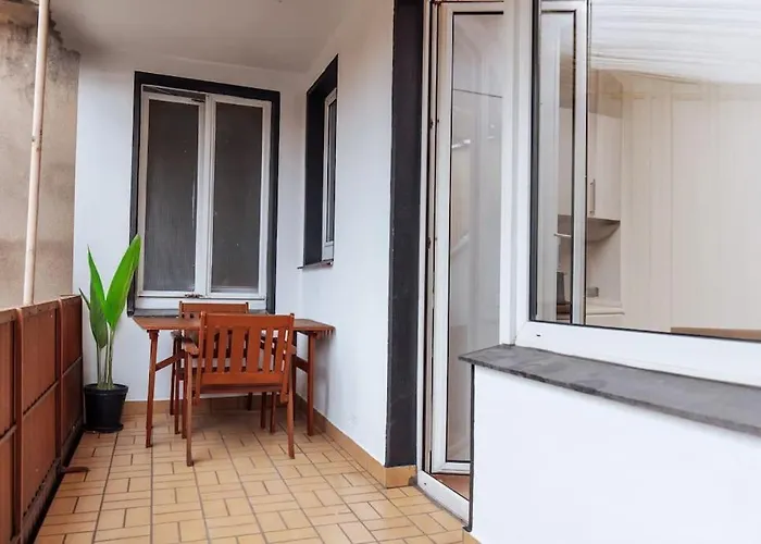 Brick & Cozy - - Netflix - Wifi - 4 Person Appartement *