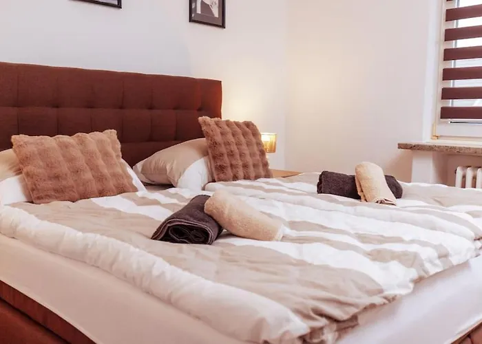 Brick & Cozy - - Netflix - Wifi - 4 Person * غيلسنكيرشن