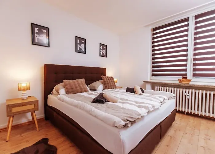 Brick & Cozy - - Netflix - Wifi - 4 Person Apartmán *