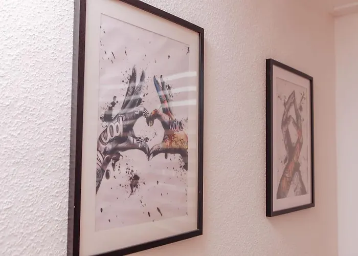 Brick & Cozy - - Netflix - Wifi - 4 Person *