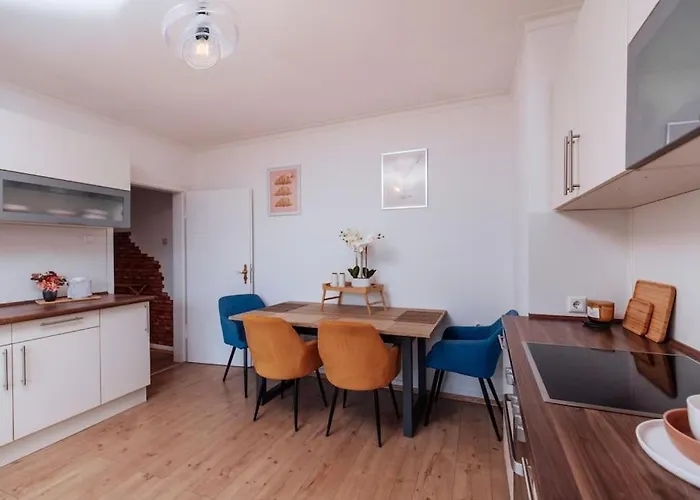 Brick & Cozy - - Netflix - Wifi - 4 Person